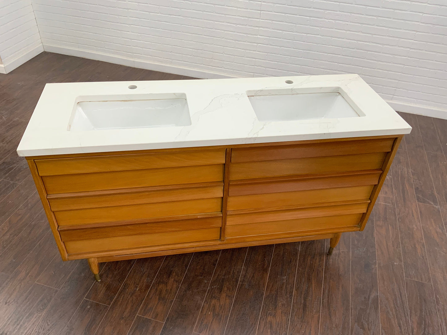 Vintage 6 Drawer MCM Design Bathroom Vanity - American of Martinsville