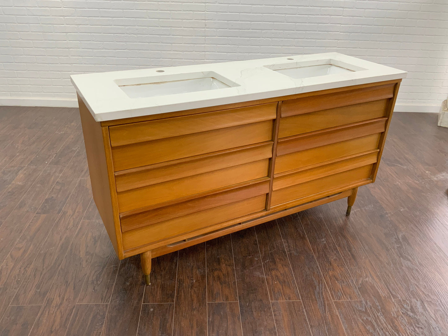 Vintage 6 Drawer MCM Design Bathroom Vanity - American of Martinsville